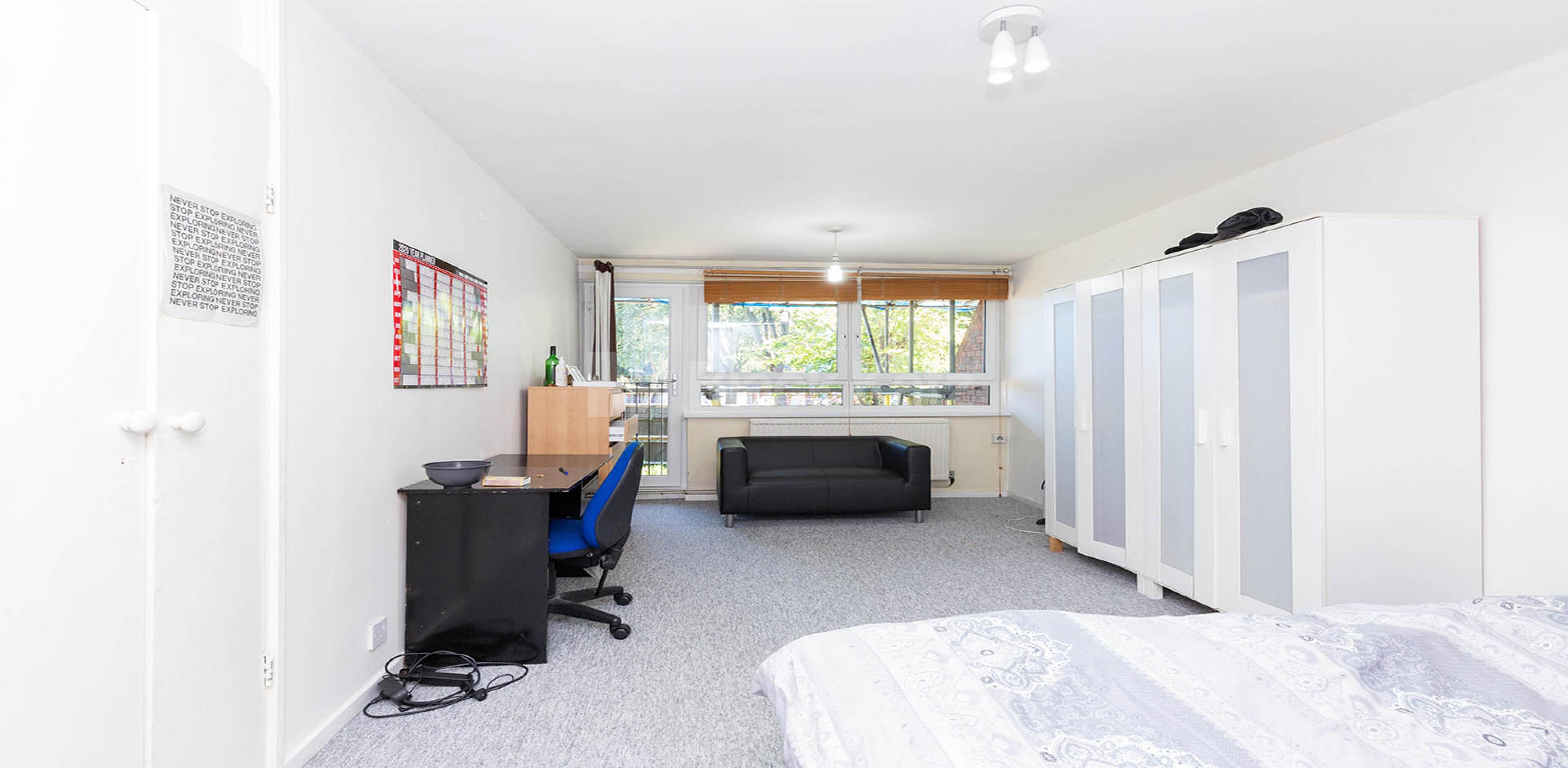 			GOOD FOR 3 SHARERS!, 2 Bedroom, 1 bath, 1 reception Flat			 Pembroke Street, Caledonian road / Kings cross N1